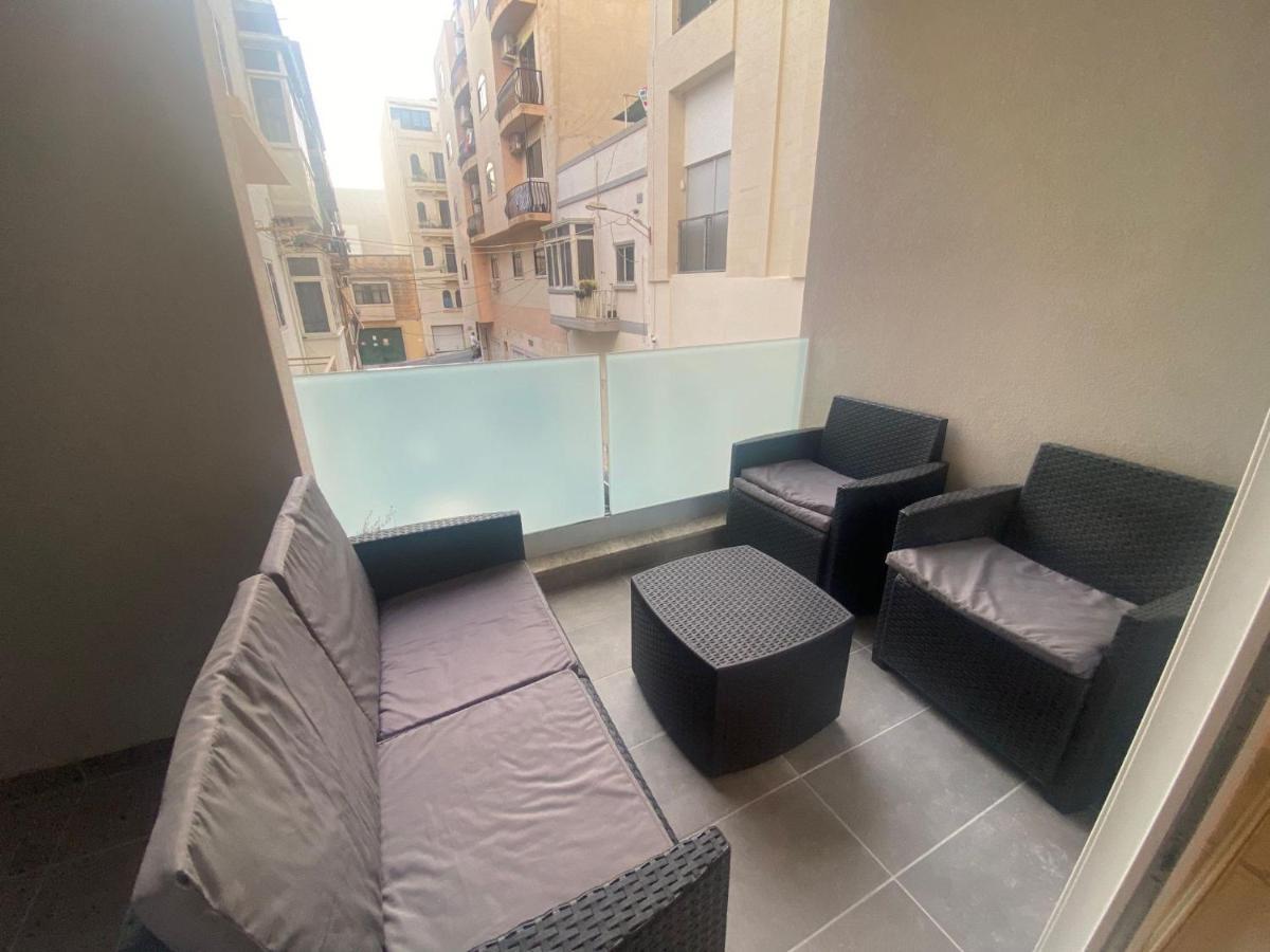 Sliema Centrally Located Apt Luaran gambar