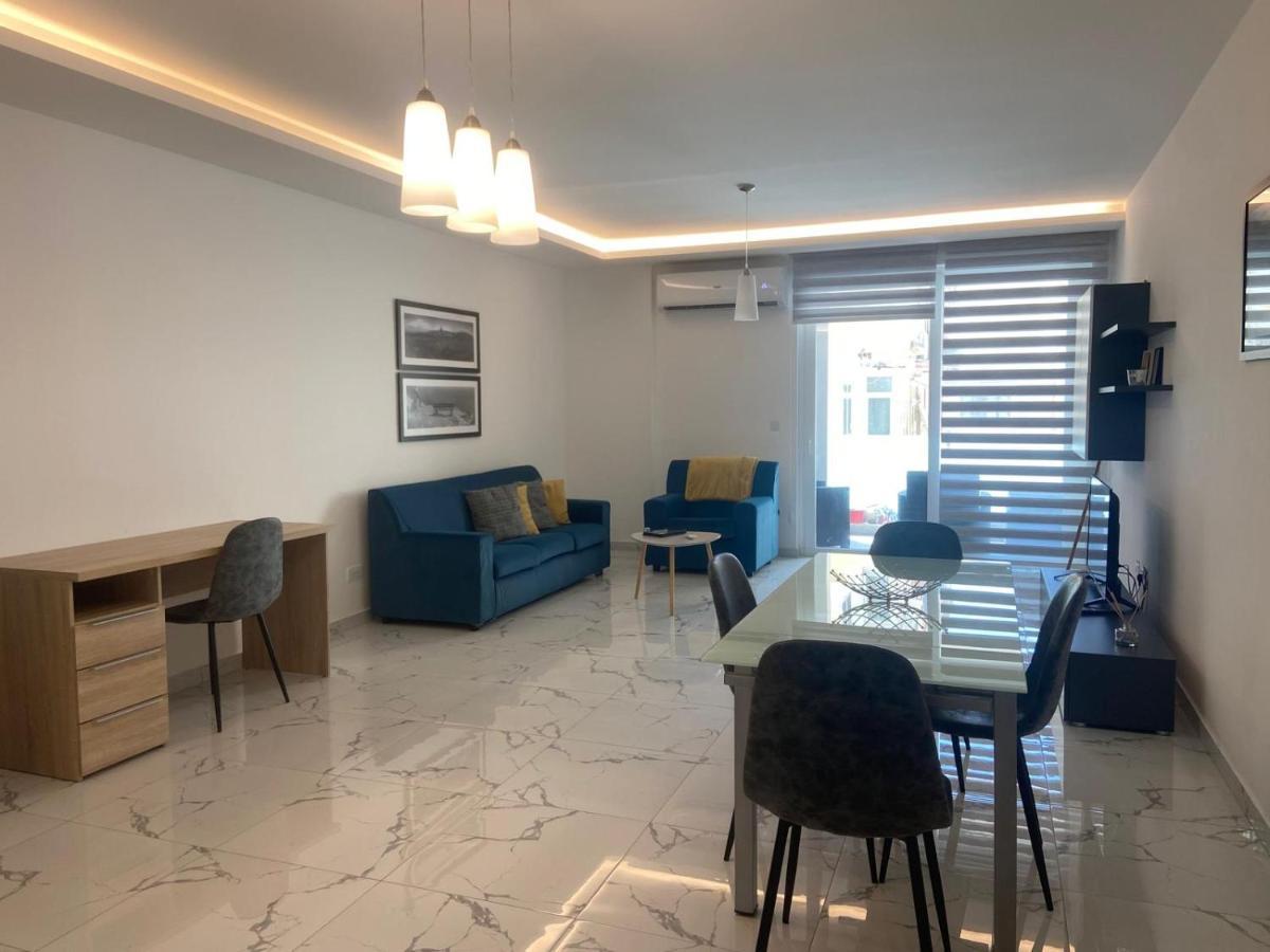 Sliema Centrally Located Apt Luaran gambar