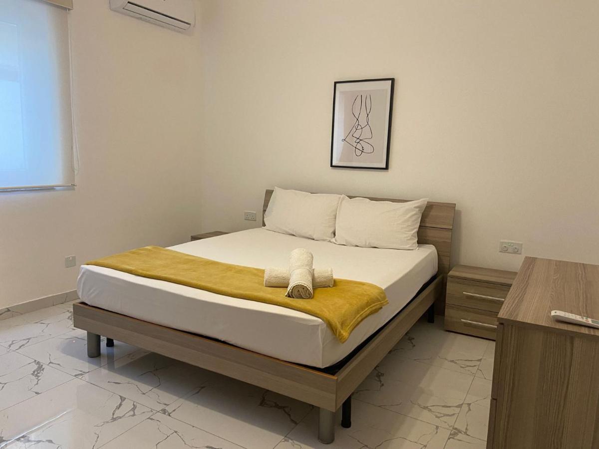 Sliema Centrally Located Apt Luaran gambar